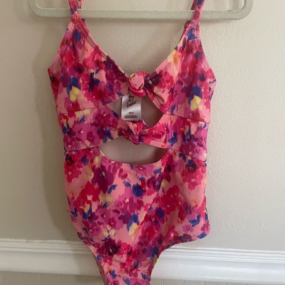 Art Class Girls Cut Out One piece Floral Swimsuit Size Small - Picture 4 of 7